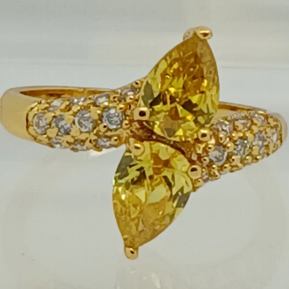 Vintage Gold Tone Yellow Pear Cut Bypass Cocktail Ring Size 6.25 Butterfly Style